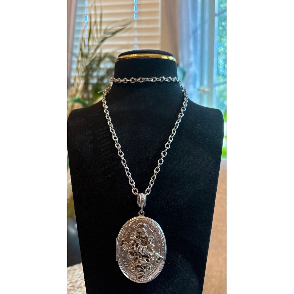 Vintage Whiting & Davis Silver-Tone Floral Oval Locket Pendant Necklace
